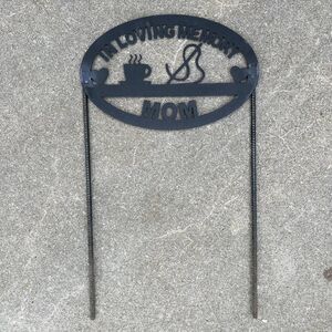 "IN LOVING MEMORY MOM" Metal Sign with Stakes Remembrance Loved Ones Gravesite
